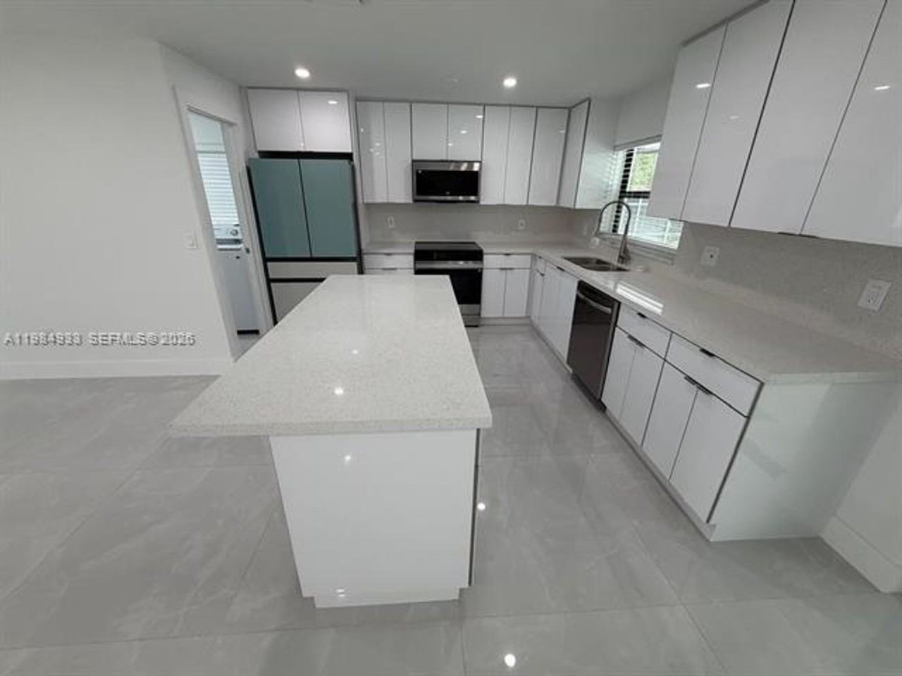 21052 Sw 97th Pl - Photo 3 of 14