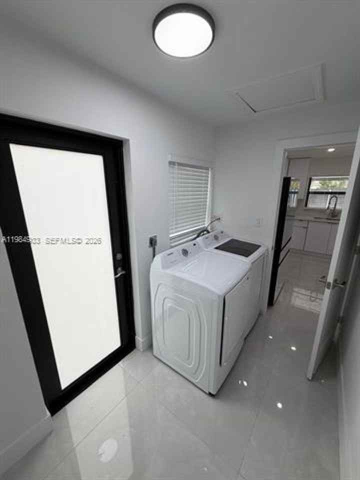 21052 Sw 97th Pl - Photo 4 of 14