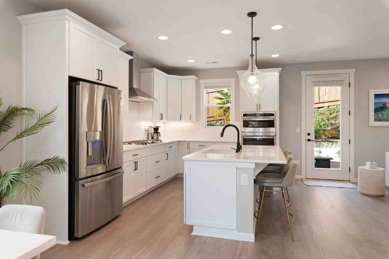 9684 Prospect Pl - Photo 4 of 22