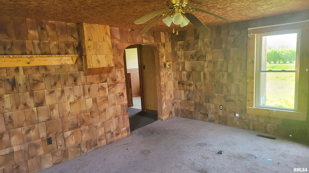 272 S Shannon Ave - Photo 4 of 7