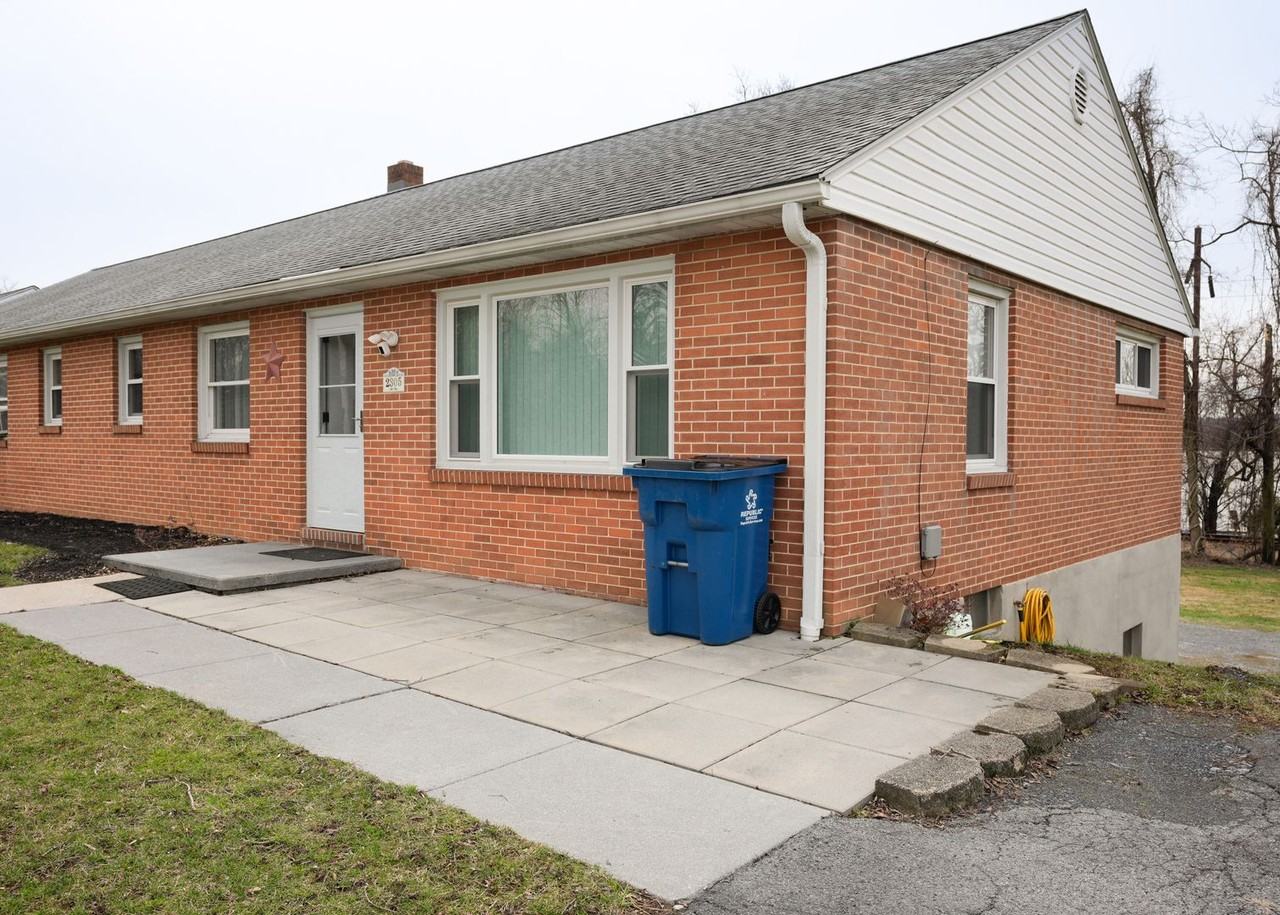 2305 River Rd - Photo 2 of 36