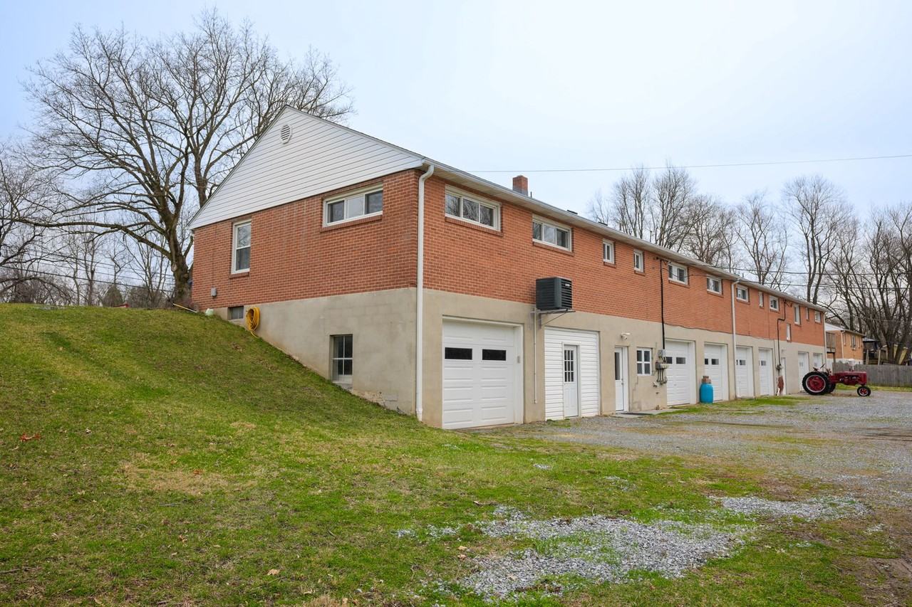 2305 River Rd - Photo 3 of 36