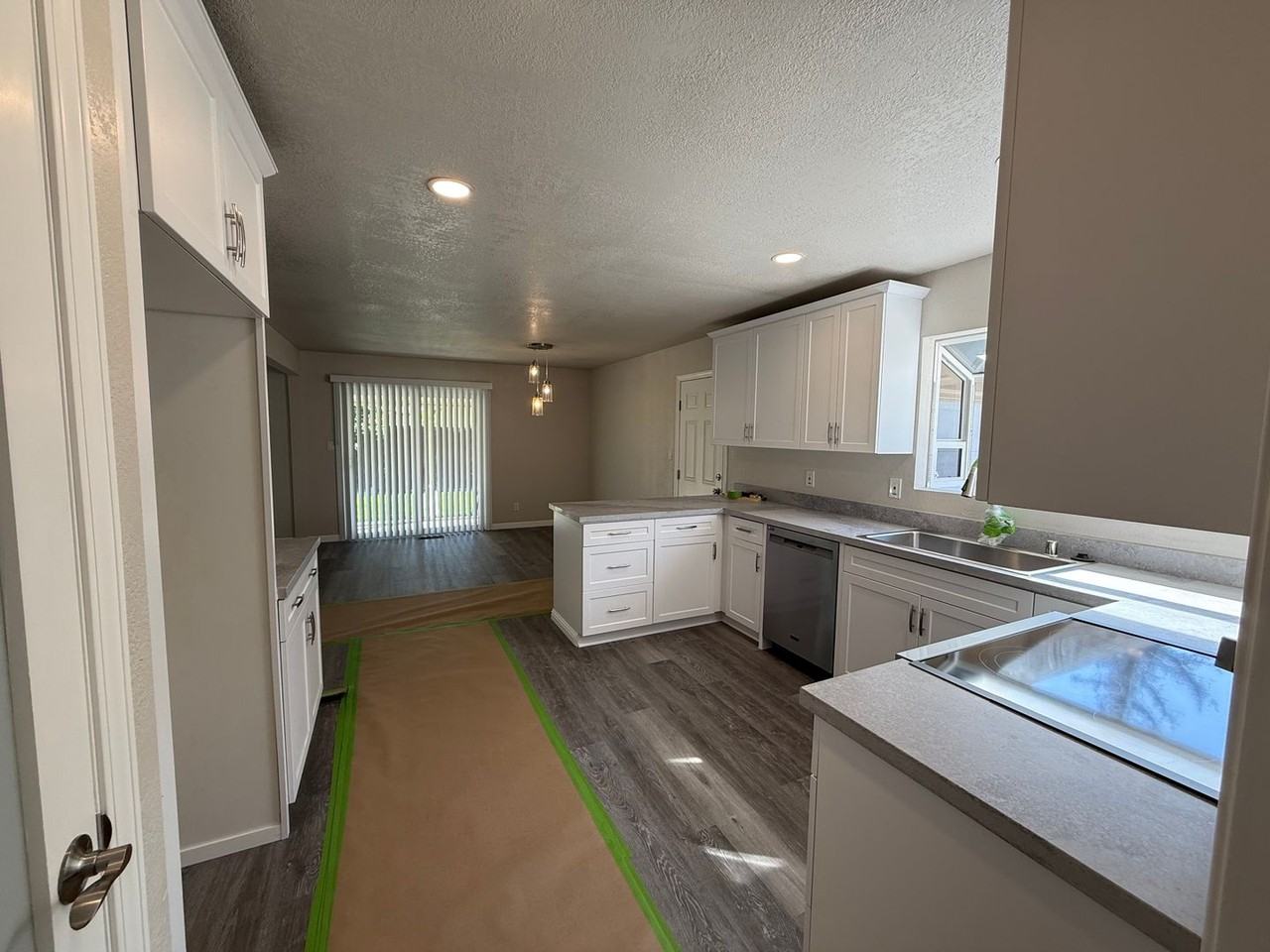 1716 Vicksburg St - Photo 5 of 30