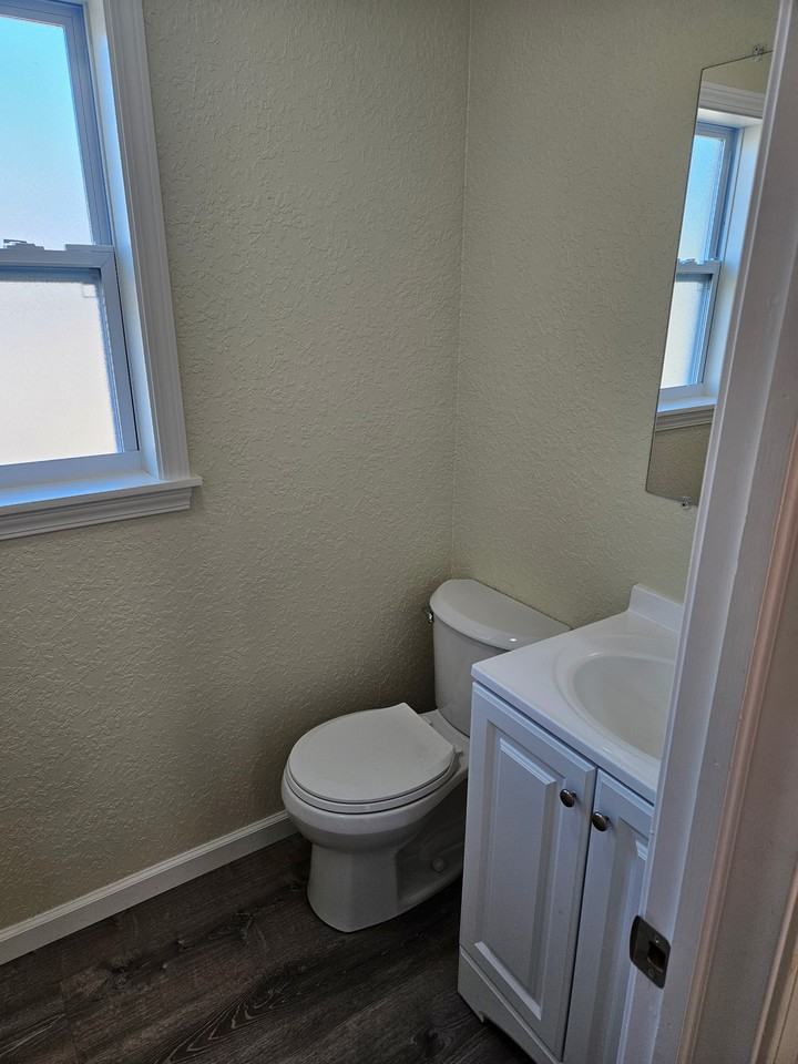 Lagrange Ave #105 - Photo 2 of 9