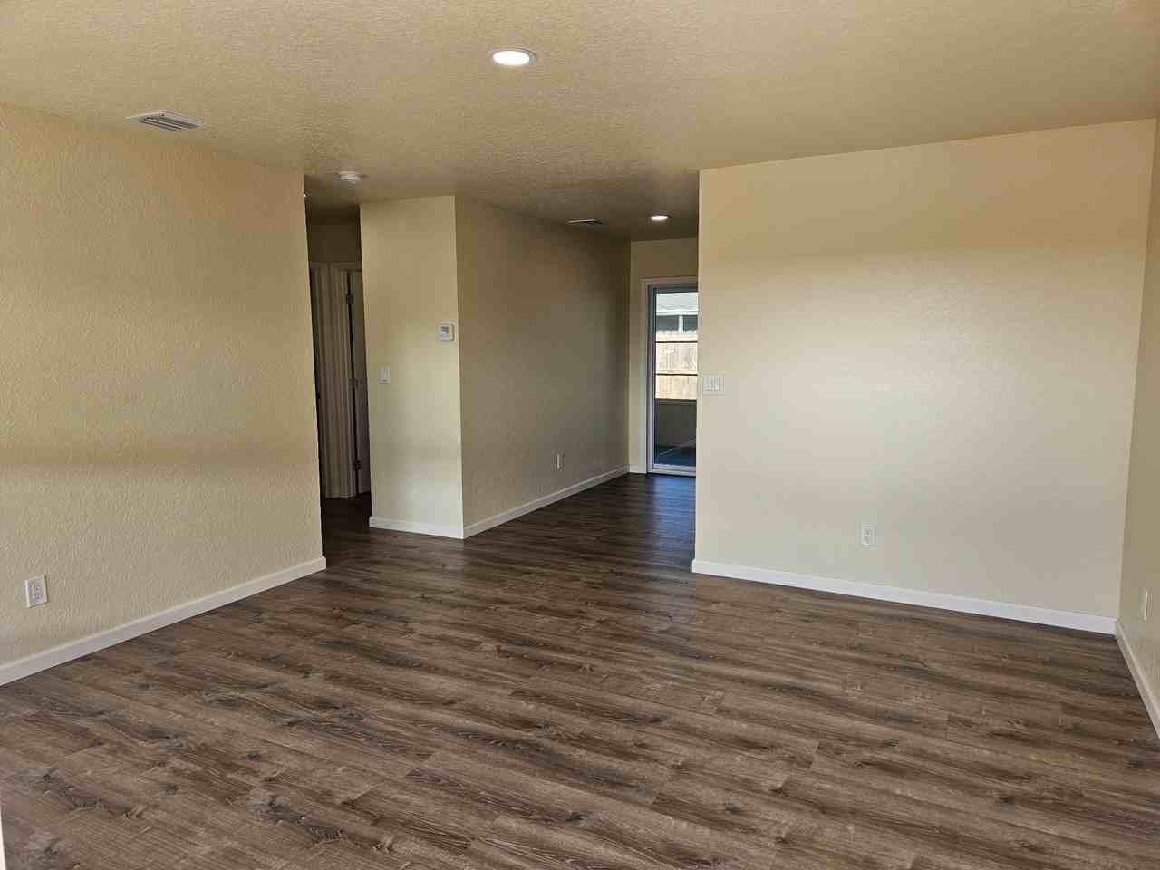 Lagrange Ave #105 - Photo 5 of 9