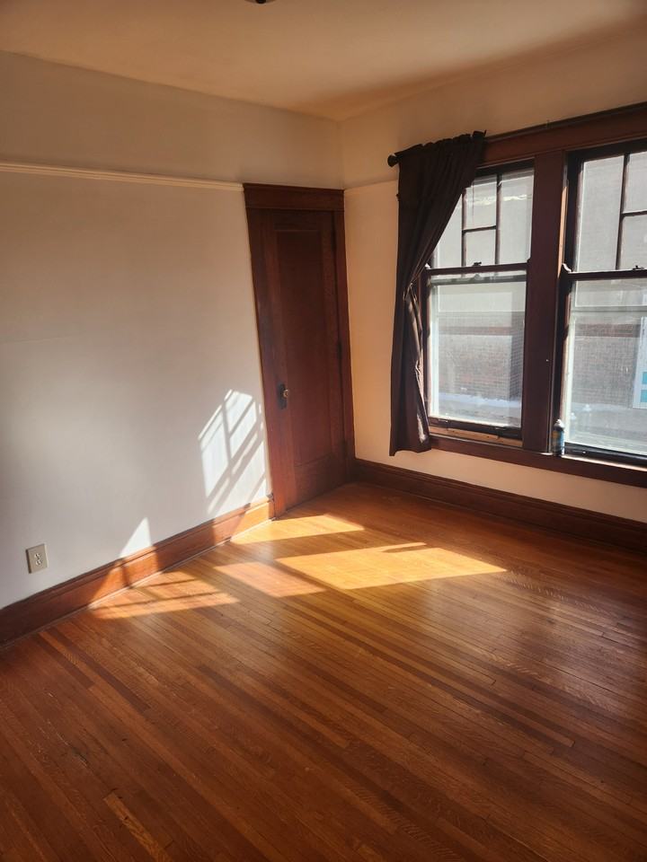 611 5th St #1 - Photo 2 of 6