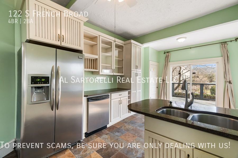 122 S French Broad Ave - Photo 3 of 36