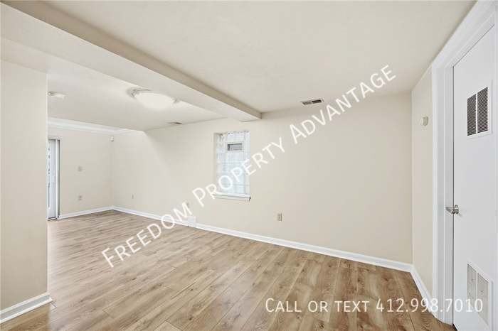 137 Freeland St - Photo 6 of 28