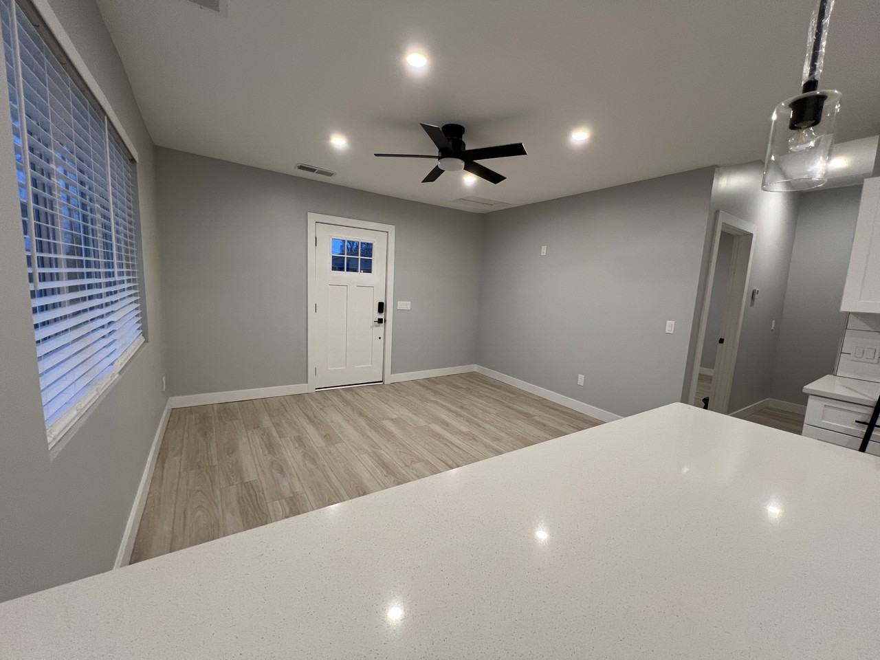 327 N Clarendon Ave #B - Photo 2 of 20