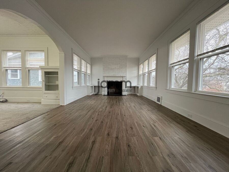 10407 Clifton Blvd - Photo 4 of 17