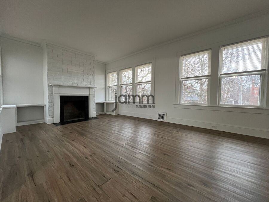 10407 Clifton Blvd - Photo 5 of 17