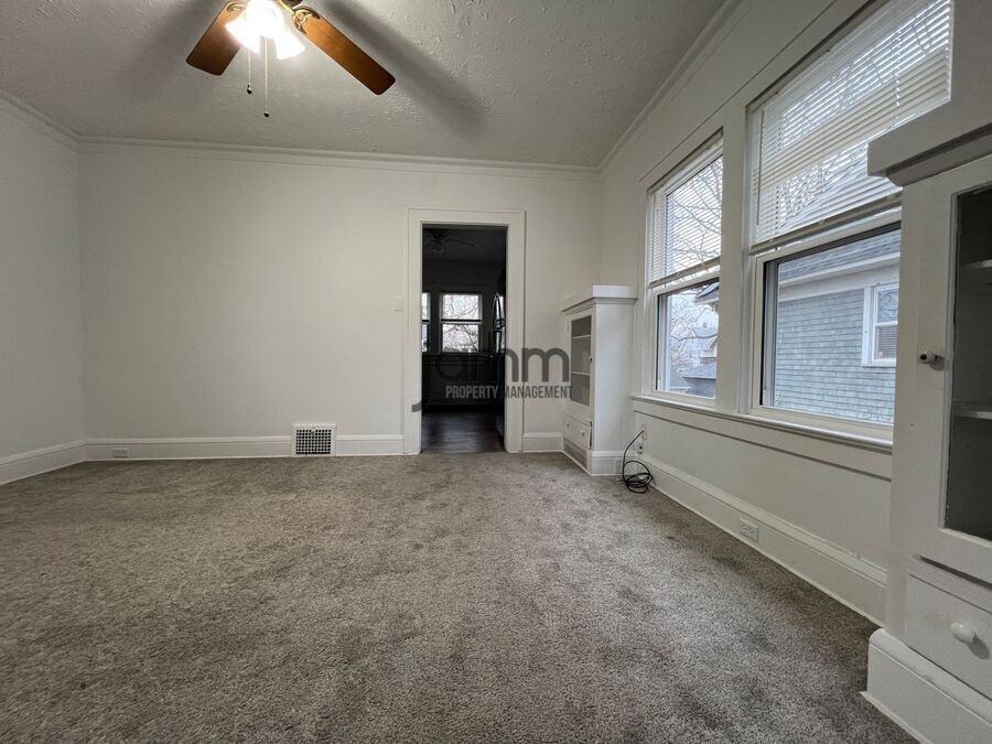 10407 Clifton Blvd - Photo 6 of 17