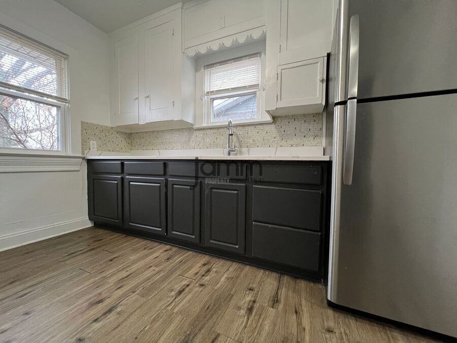 10407 Clifton Blvd - Photo 7 of 17