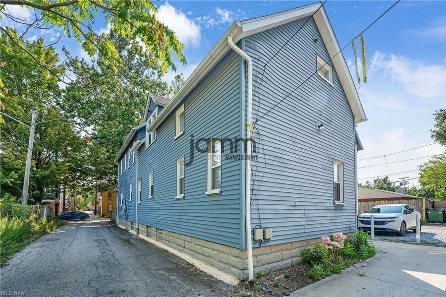 1960 Randall Rd - Photo 4 of 14