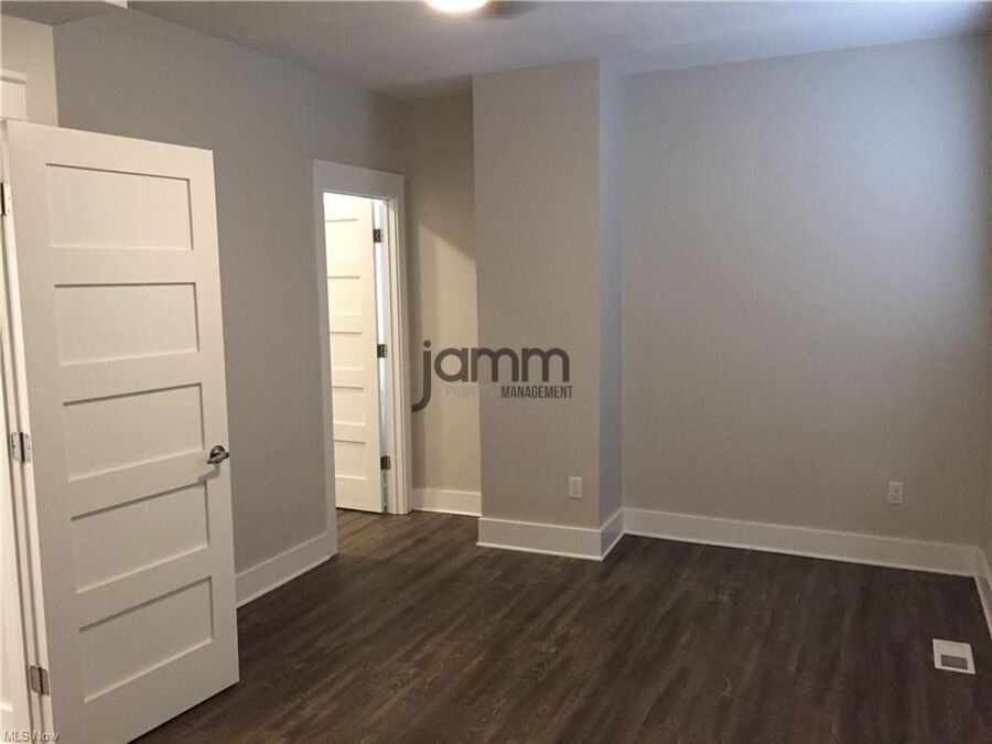 1960 Randall Rd - Photo 6 of 14