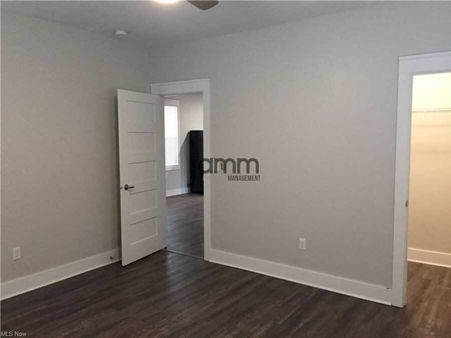 1960 Randall Rd - Photo 7 of 14