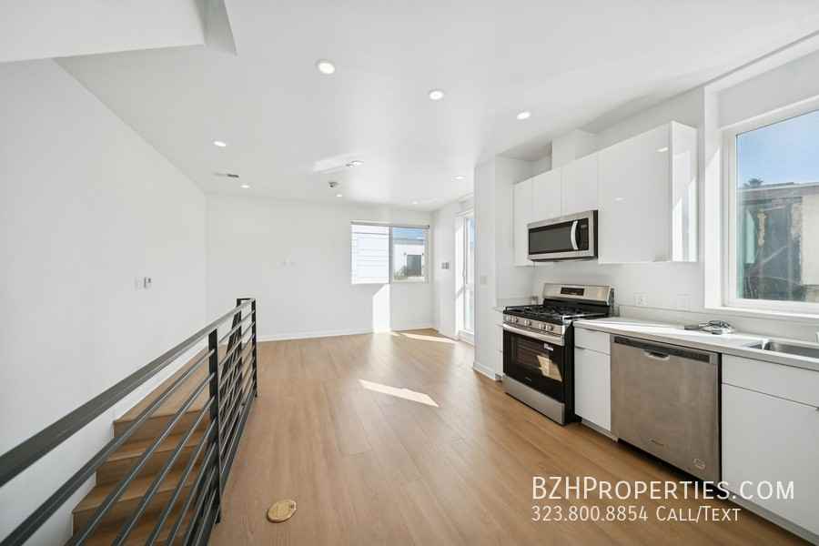 4523 1/2 St Elmo Dr - Photo 2 of 26