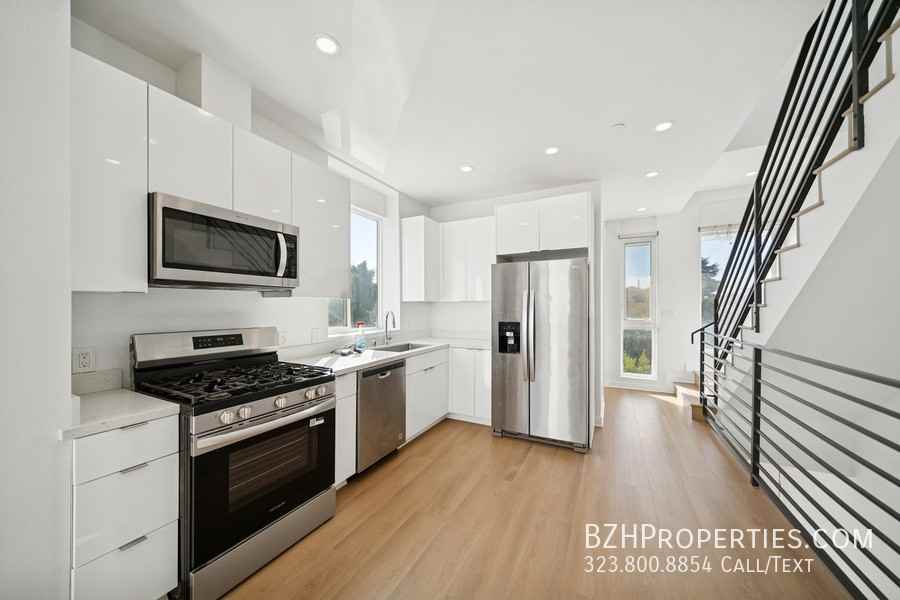 4523 1/2 St Elmo Dr - Photo 4 of 26