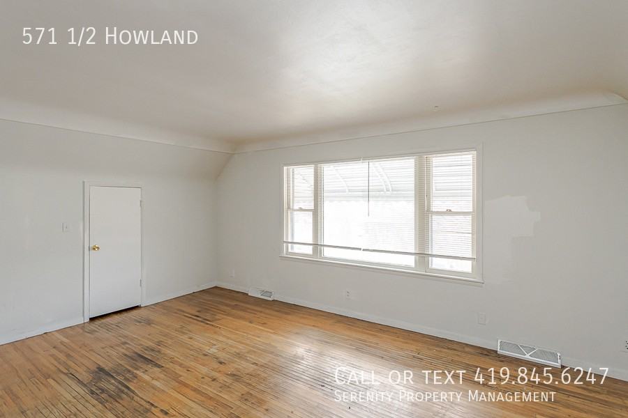 571 1/2 Howland Ave #2 - Photo 4 of 15