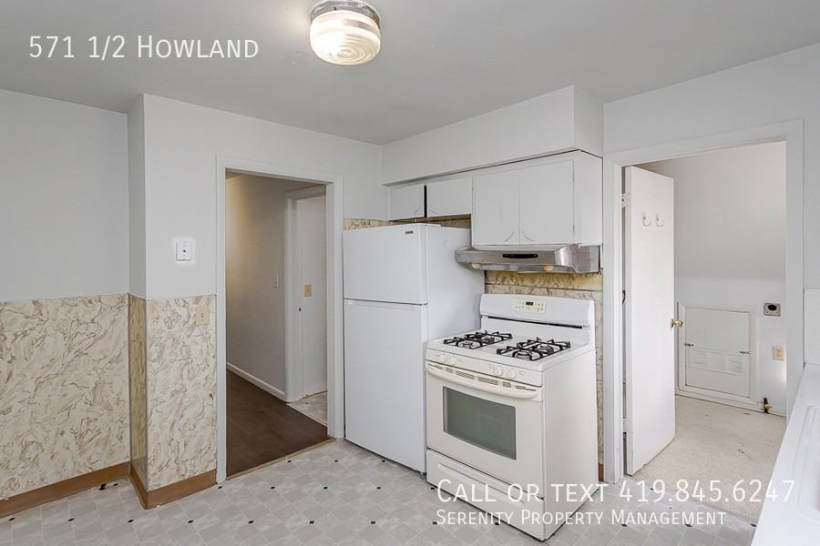 571 1/2 Howland Ave #2 - Photo 5 of 15