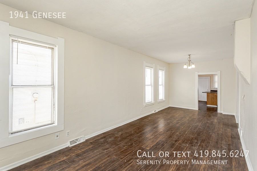 1941 Genesee St - Photo 2 of 13