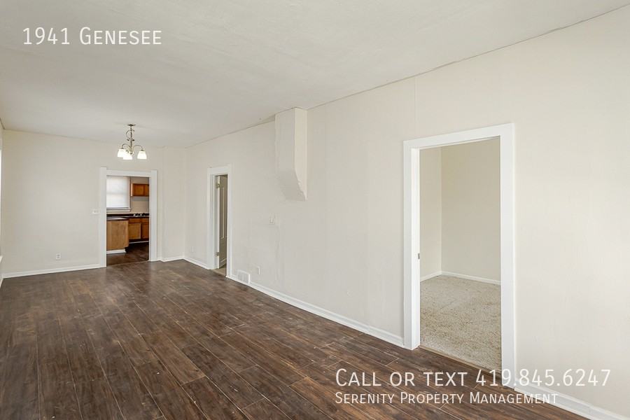 1941 Genesee St - Photo 3 of 13