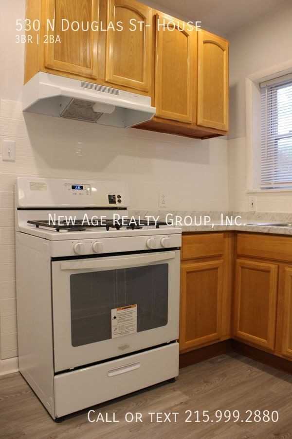 530 N Douglas St - Photo 7 of 16