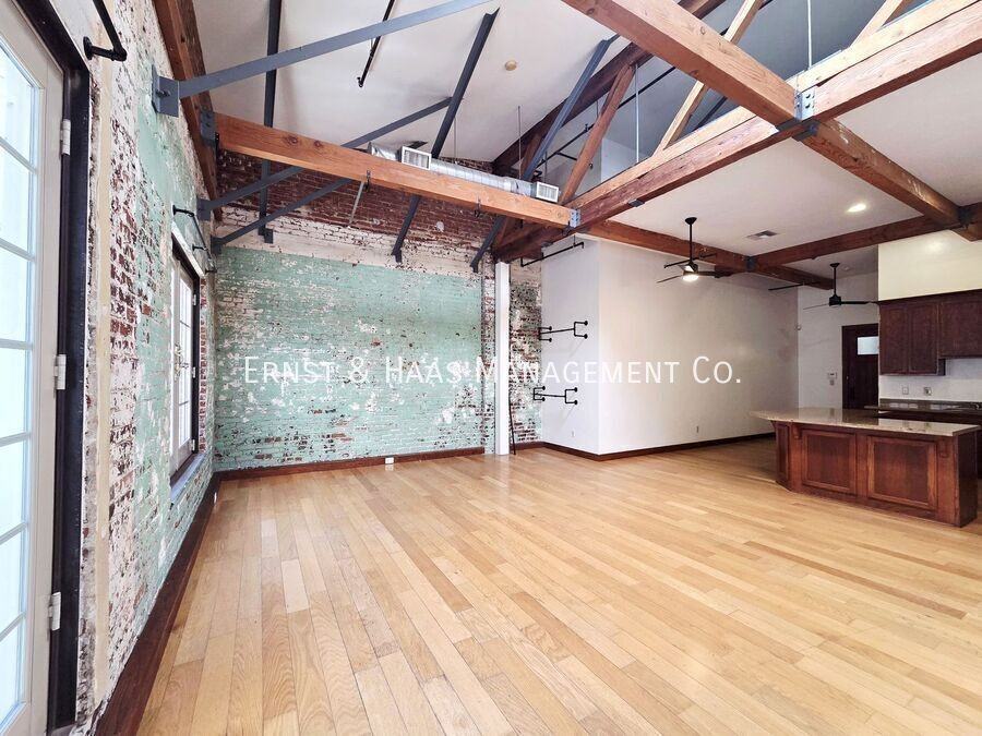 800 S Pacific Ave #208 - Photo 4 of 9