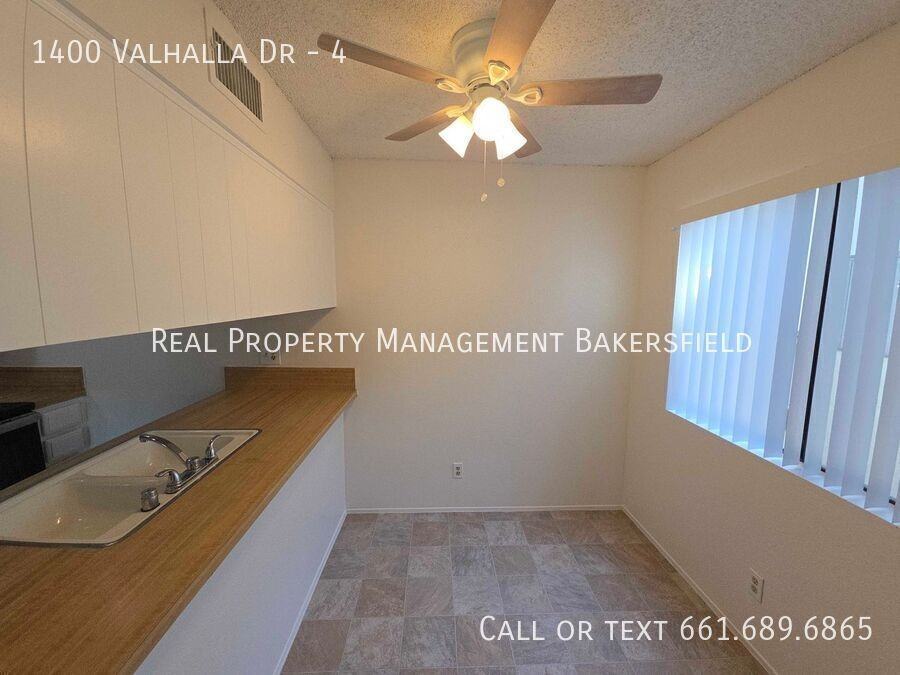 1400 Valhalla Dr #4 - Photo 5 of 21