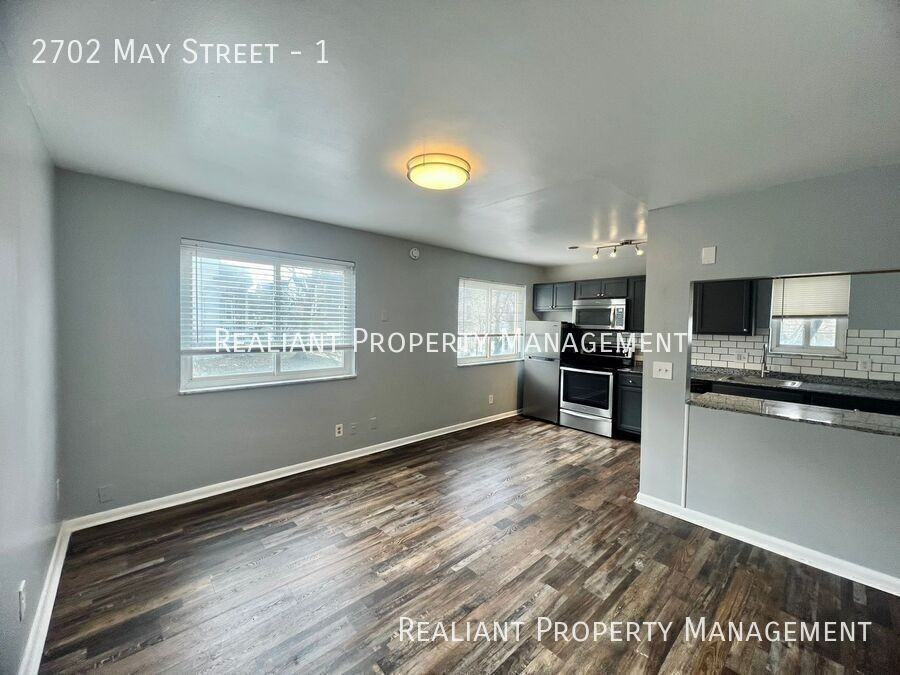 2702 May St #1 - Photo 2 of 10