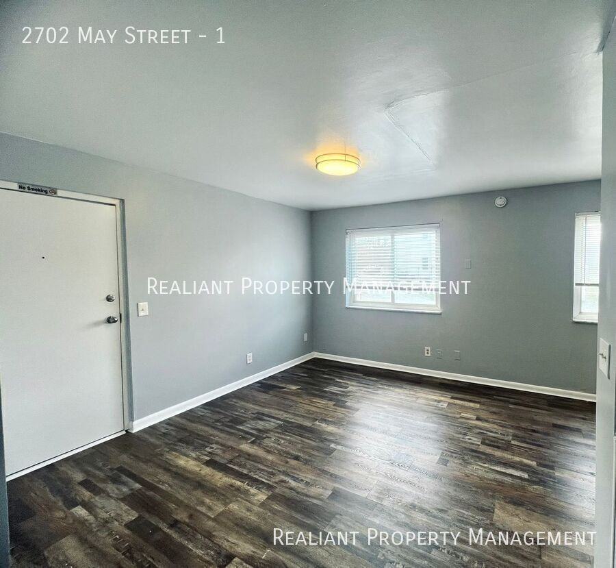 2702 May St #1 - Photo 3 of 10