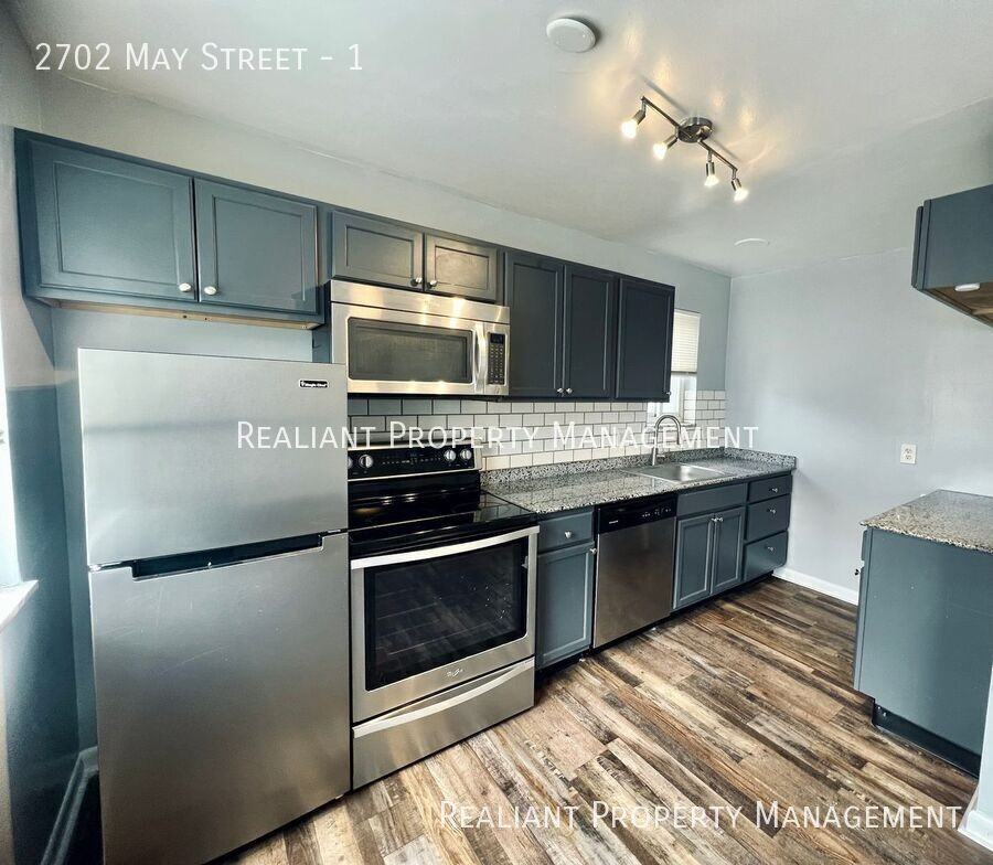 2702 May St #1 - Photo 4 of 10