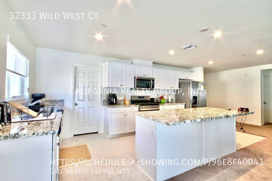 32333 Wild West Ct - Photo 4 of 15