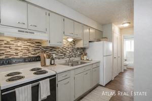 featured image of 1931 Henderson Ave #2