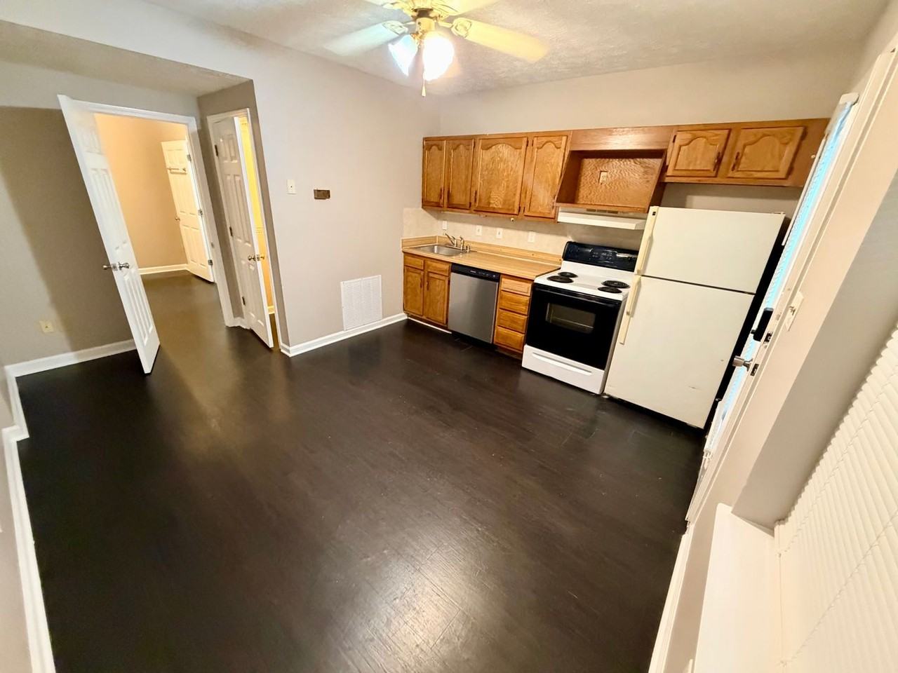 139 Macey Ave #Q - Photo 2 of 11