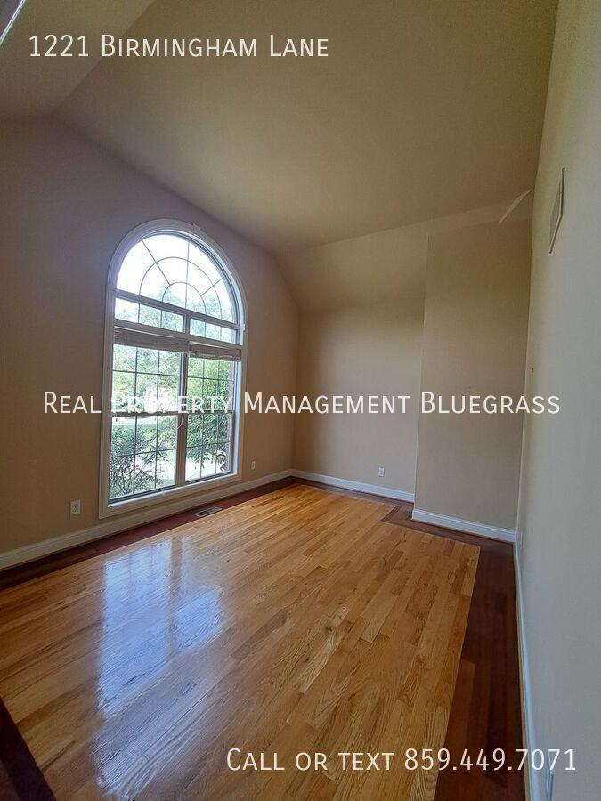 1221 Birmingham Ln - Photo 3 of 22