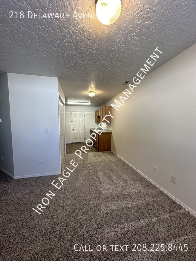 218 Delaware Ave #B - Photo 7 of 14