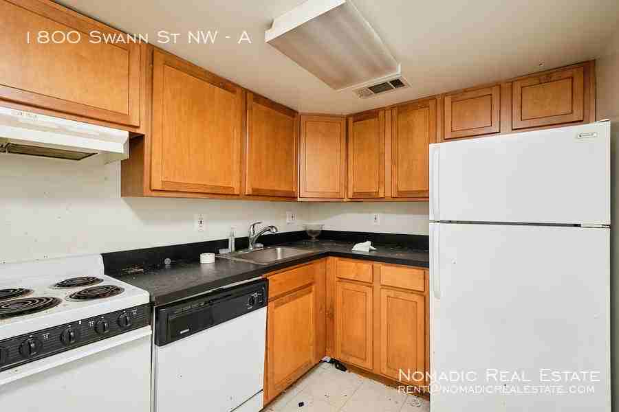 1800 Swann St Nw #A - Photo 4 of 12