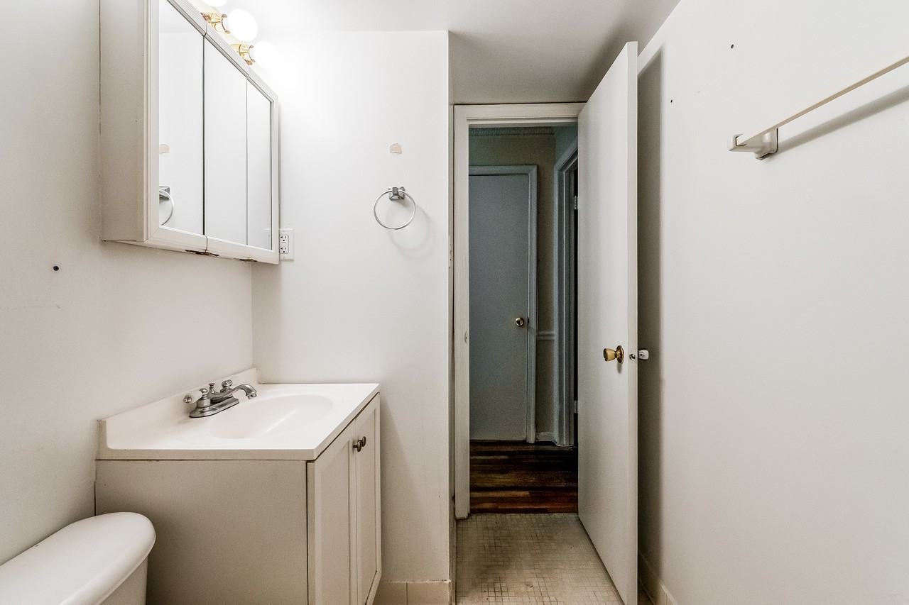 4515 Macarthur Blvd Nw #A - Photo 7 of 21