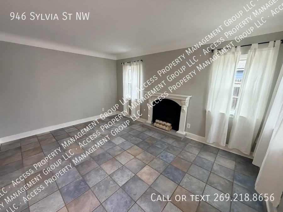 946 Sylvia St Nw - Photo 3 of 29
