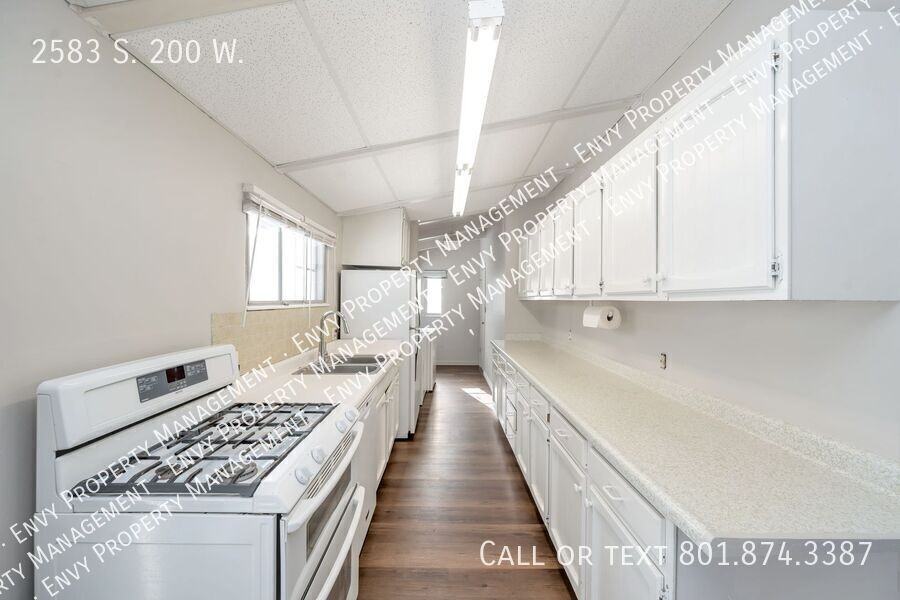 2583 S 200 W - Photo 6 of 15