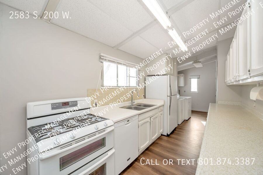 2583 S 200 W - Photo 7 of 15