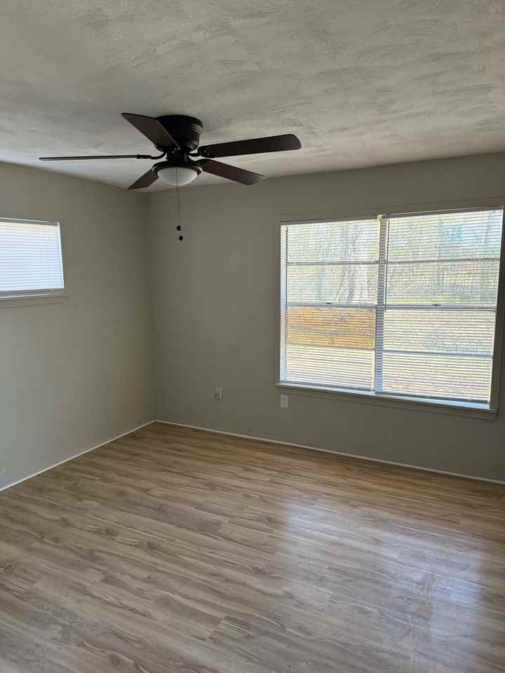 332 N Flag Chapel Rd - Photo 2 of 8