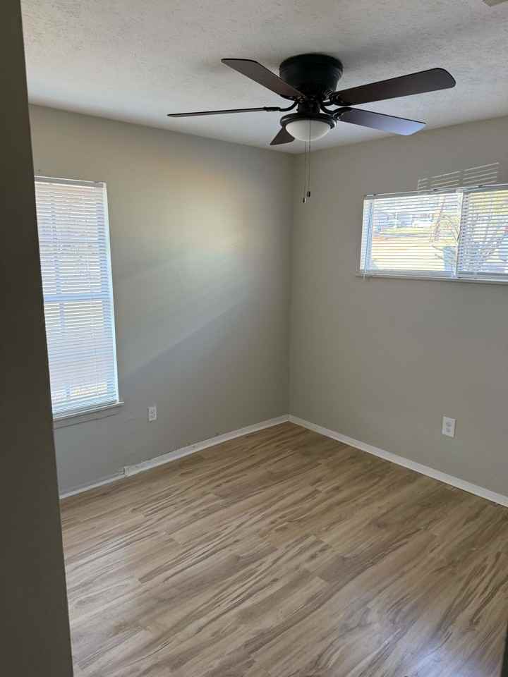 332 N Flag Chapel Rd - Photo 6 of 8