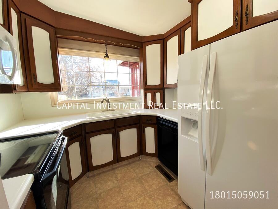 1455 E 4230 S - Photo 4 of 26