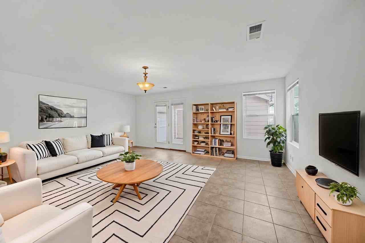 5772 Ceylon St - Photo 7 of 21