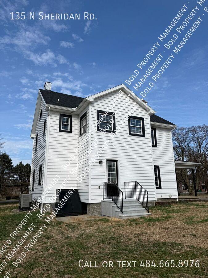 135 N Sheridan Rd - Photo 5 of 22