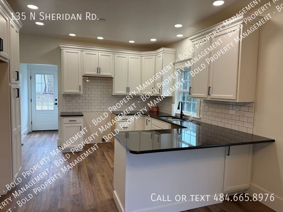 135 N Sheridan Rd - Photo 6 of 22