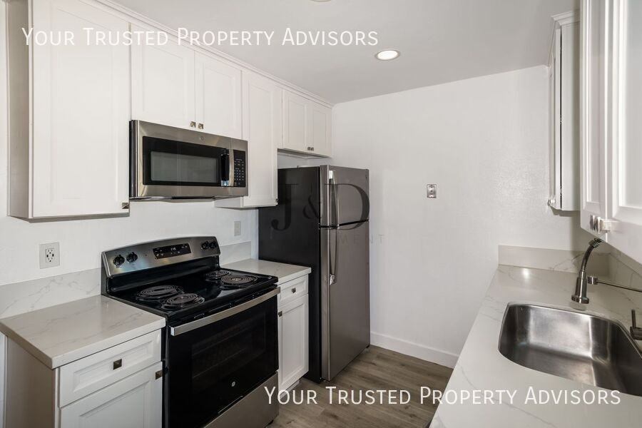 40 Oaklawn Ave #11 - Photo 6 of 22