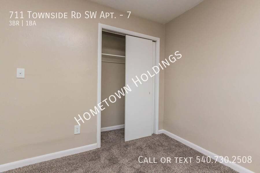 711 Townside Rd Sw #7 - Photo 2 of 19